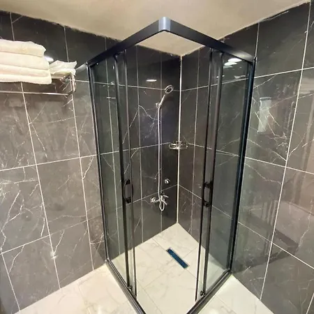 Ista Golden Palace Szálloda 3*