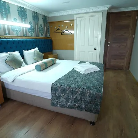 Ista Golden Palace 3*
