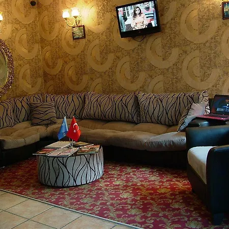 Ista Golden Palace Hotel 3*