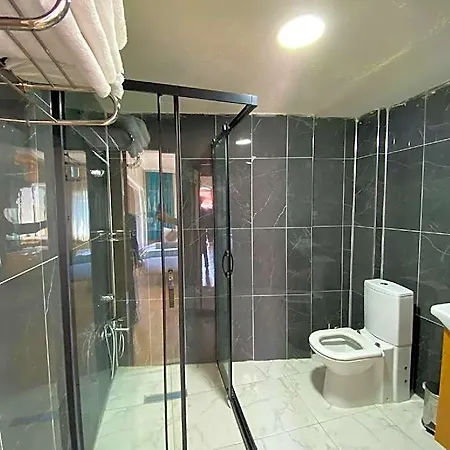 ısta Golden Palace Otel 3*