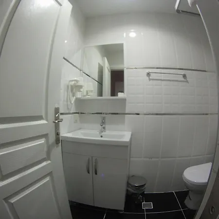 Ista Golden Palace 3*