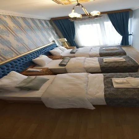 ısta Golden Palace 3*