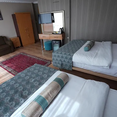 Ista Golden Palace 3*